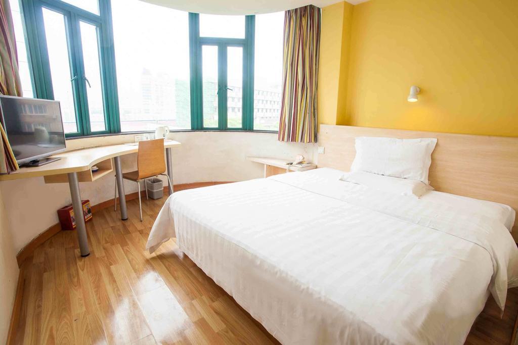 7Days Inn Shenzhen Long Hua Номер фото